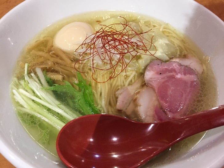 「麺屋 翔」西新宿の奥にある、すっきり鶏だしらーめんの名店