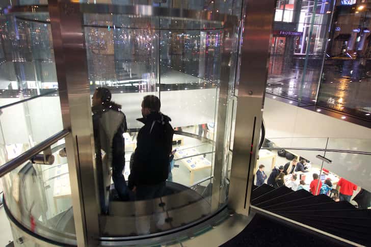 New york fifth avenue apple store 4