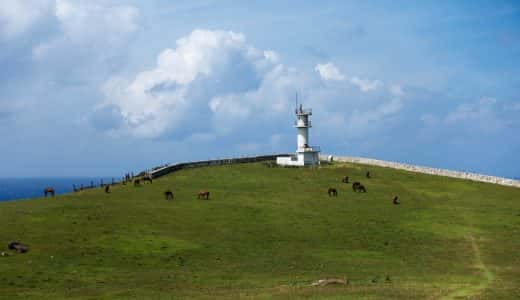 与那国島にある日本最西端を巡ってきた。馬や牛が出迎えてくれる島の東端・東崎も楽しい