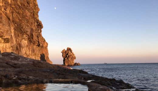 これぞ秘湯！鹿児島県三島村・硫黄島の「東温泉」絶景に囲まれ、波音を聞きながら入る温泉は最高。