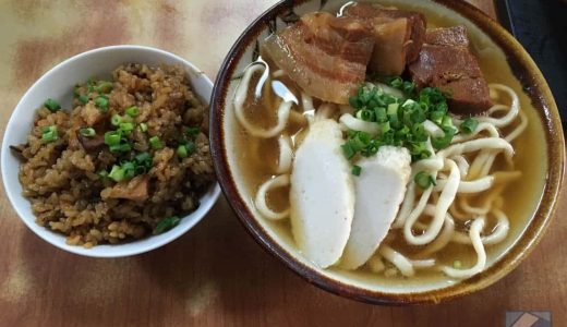 沖縄北部の名店「きしもと食堂」ガツンと効いたかつおダシ＆コシのある手打ち麺の沖縄そばは必食！