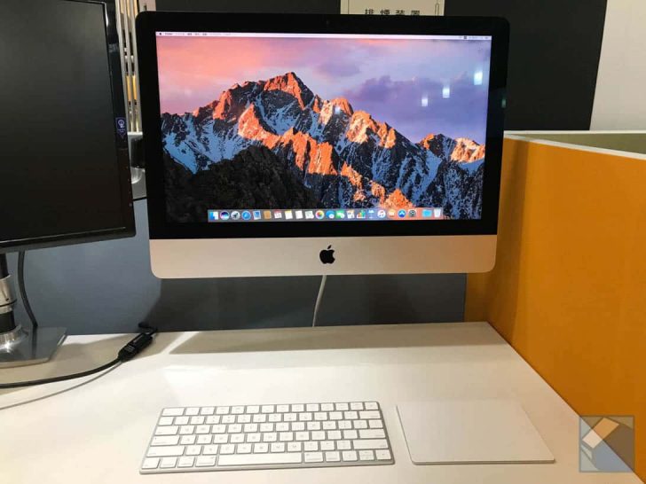 21.5インチiMac（2017）VESAマウントアダプタ搭載モデルを、モニターアームに設置する方法