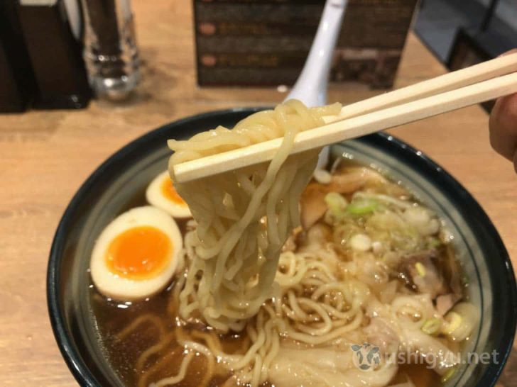 極薄ふわとろワンタンメンの麺