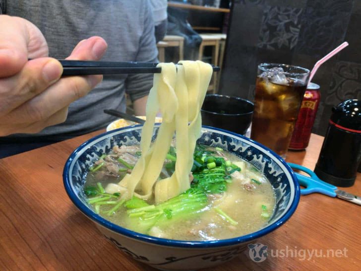 火焰山のラム肉ラーメン平打ち麺