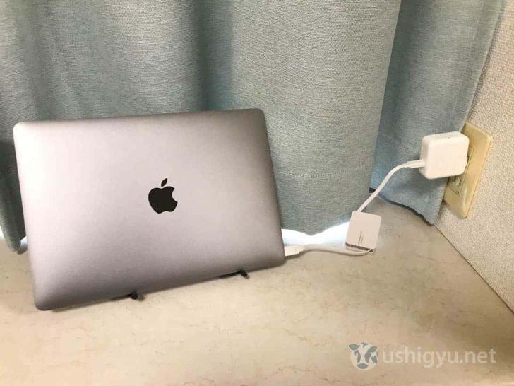 MacBook巻取り式充電ケーブル：必要な分引き出せて収納もスマート、とても便利