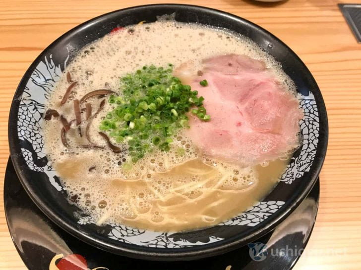 博多一幸舎総本店のとんこつラーメン