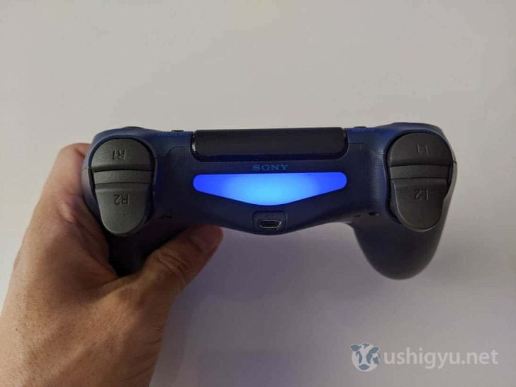 DUALSHOCK 4背面のライトがブルーに光れば完了