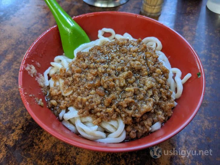 老牌牛肉拉麺大王のジャージャー麺（炸醤麺）