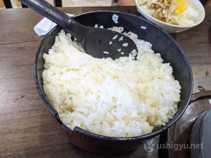 おひつに入ったご飯