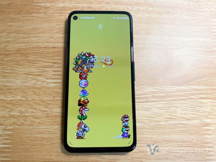 ベゼルが狭く、ほとんど全面にディスプレイが広がるPixel 4a