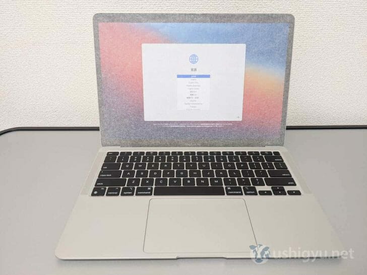 MacBook Airを開くと、何も押していないのにおなじみの「ジャーン」音とともに起動して驚き