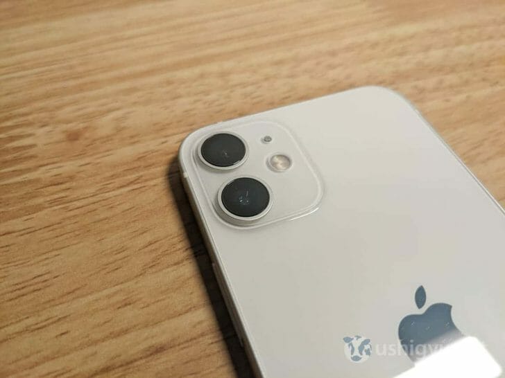 カメラはiPhone 11と同じ超広角と広角のデュアルレンズ