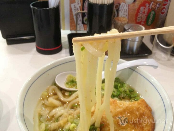 加水率が高くツルッとした、適度なコシのある滑らかなウエストの麺