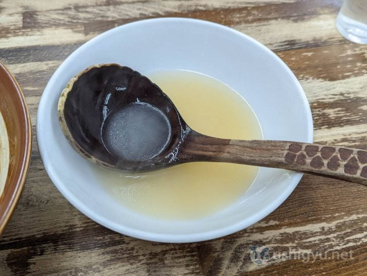 新潟濃厚味噌ラーメンにはつきものの、割りスープ