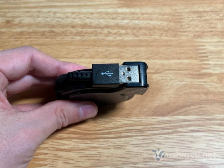 USB-C端子、USB-A端子はそれぞれ本体にきれいに収納されている2