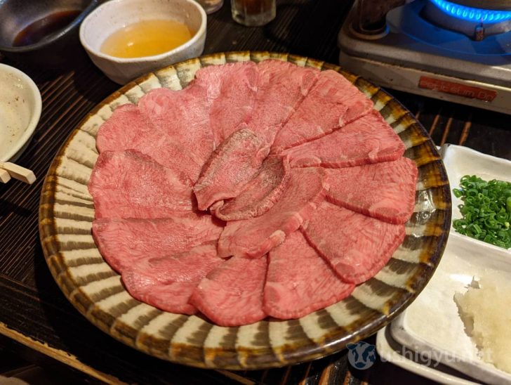 福岡の名店「たんか」熟成された牛シルクタンのしゃぶしゃぶと焼き飯がうますぎる