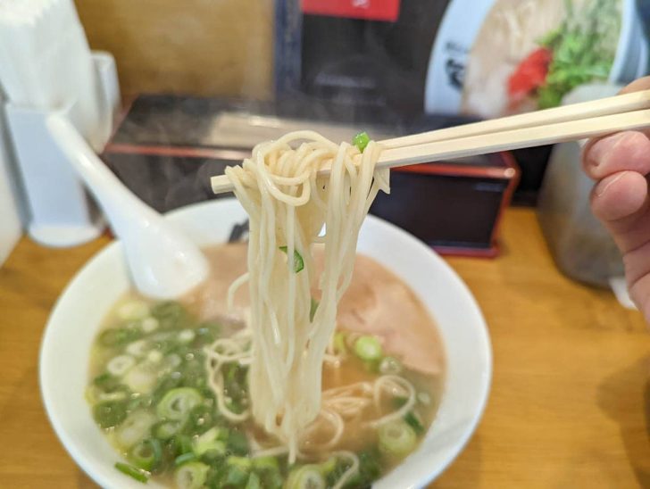 小麦の中心部だけを抽出しているという自家製麺