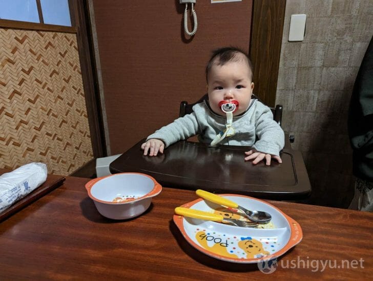 子どもにも優しい宿なので、チェアや食器を用意するなど気遣ってくれる