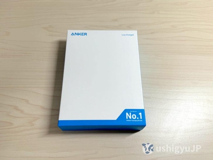 Anker製品は、ブルーとホワイトのすっきりとしたパッケージが特徴