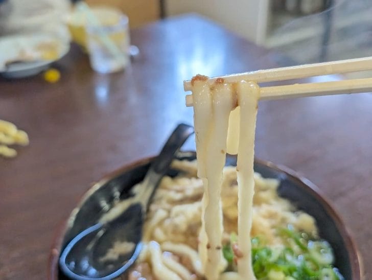 麺は柔らかく、ふわもちな食感