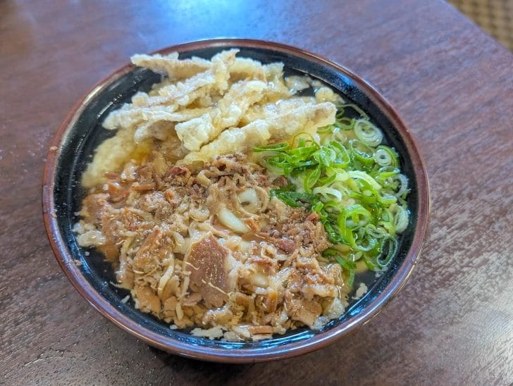 立花うどんの肉ごぼう天うどん