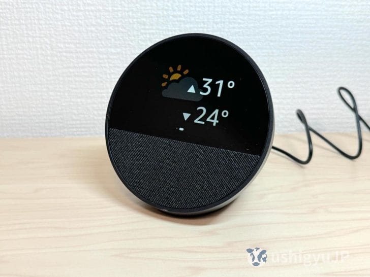Echo Spotでは、Alexaに天気を質問するとアイコンや最高・最低気温などを音声だけでなくディスプレイでも教えてくれる