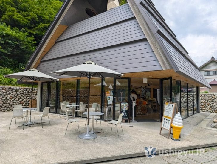 清津峡のカフェ 兼 お土産店