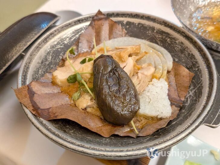 越乃鶏の朴葉焼き バター味噌