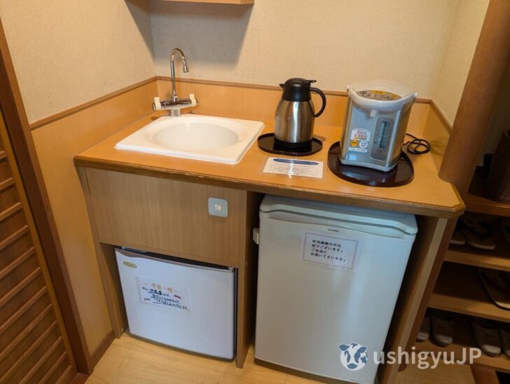 冷蔵庫、ポットなどの設備に特筆するところはありませんが、必要十分