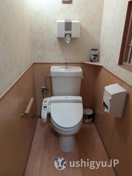トイレはウォシュレットつき