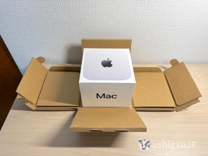 「本当にMac miniか？」というくらい小さめの箱で届いたM4 Mac mini