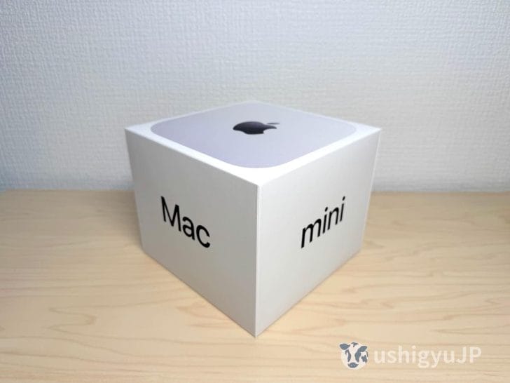 ほぼ立方体のようなM4 Mac miniのパッケージ