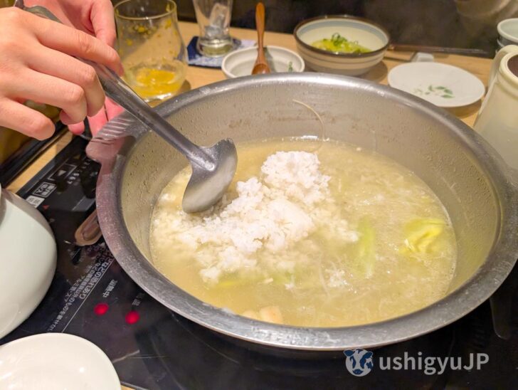 水炊きの〆は麺と雑炊（おじや）がある